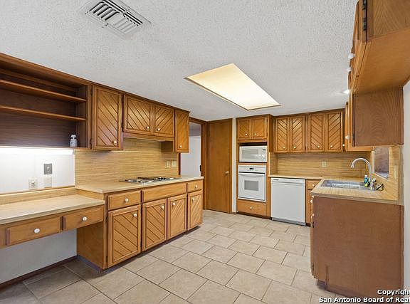 5th image of 14406 Sir Barton St