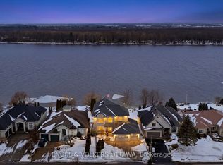 6373 Radisson Way, Ottawa, ON K1C 2Z9