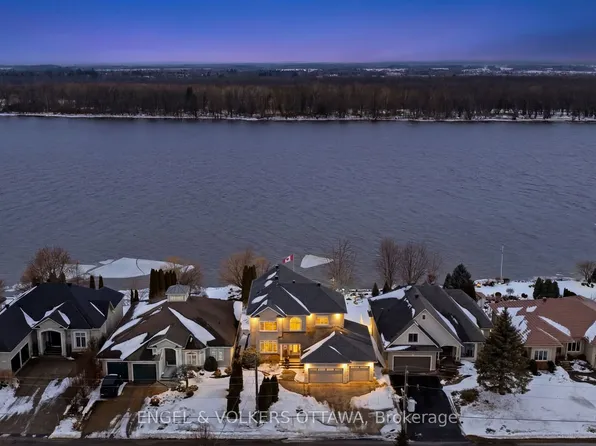 6373 Radisson Way, Ottawa, ON K1C 2Z9