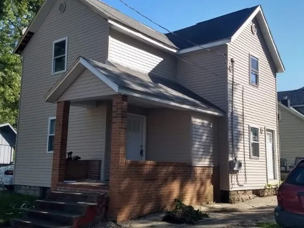 353 3rd St NW, Barberton, OH 44203