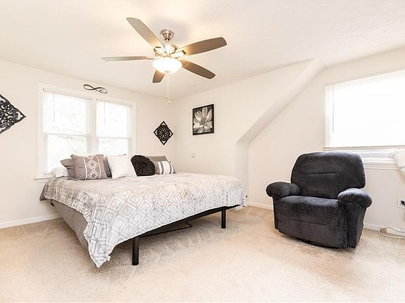 5th image of 25651 Briardale Ave