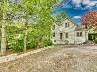 37 Park St, Fairport, NY 14450