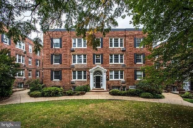 Welcome to 4481 MacArthur Blvd NW!