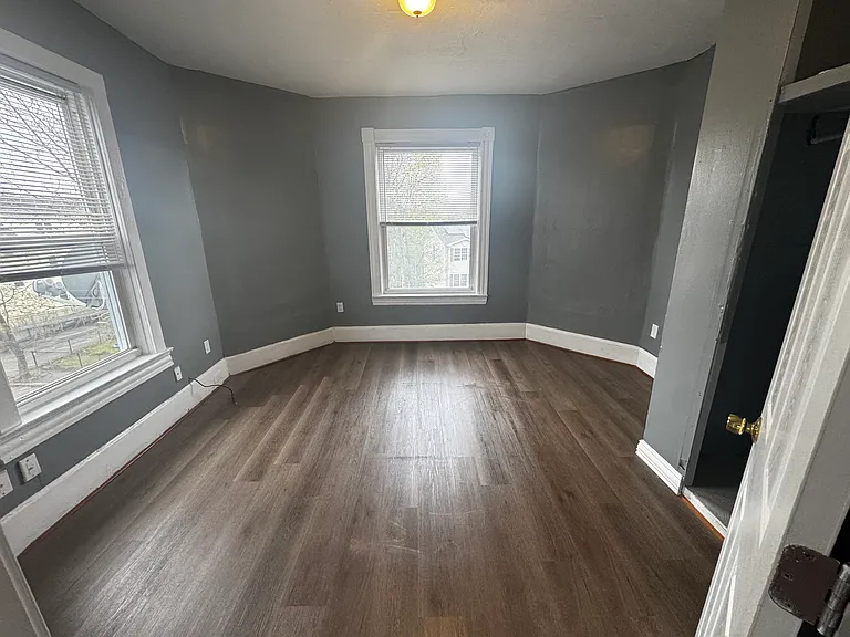 23 Bancroft St #3 — Photo 6