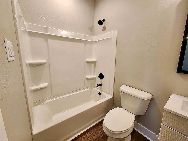2312 Lavern St — Photo 10