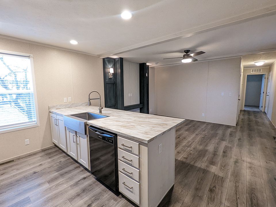 1st image of 164 Washington St #164