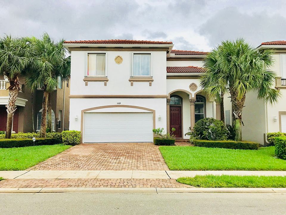 1st image of 1069 Grove Park Cir
