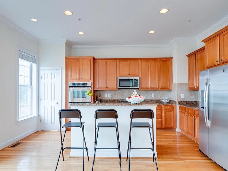 3510 Goddard Way — Photo 14