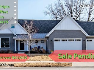 4709 Lakeside Dr, Bettendorf, IA 52722