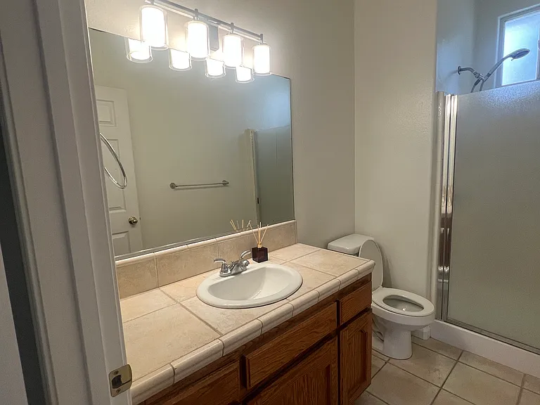 637 Glenn View Ct — Photo 7