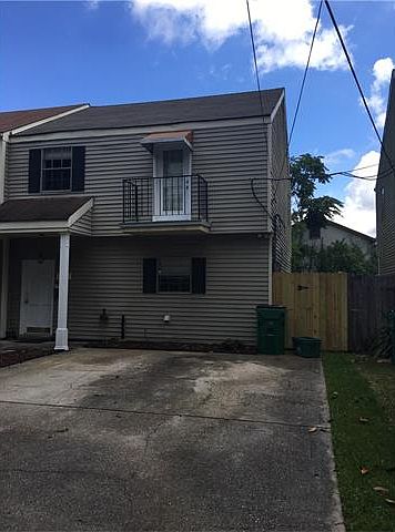 1st image of 215 Carnation Ave