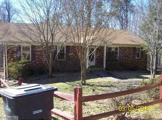 136 Beechwood Cir, Winston Salem, NC 27105