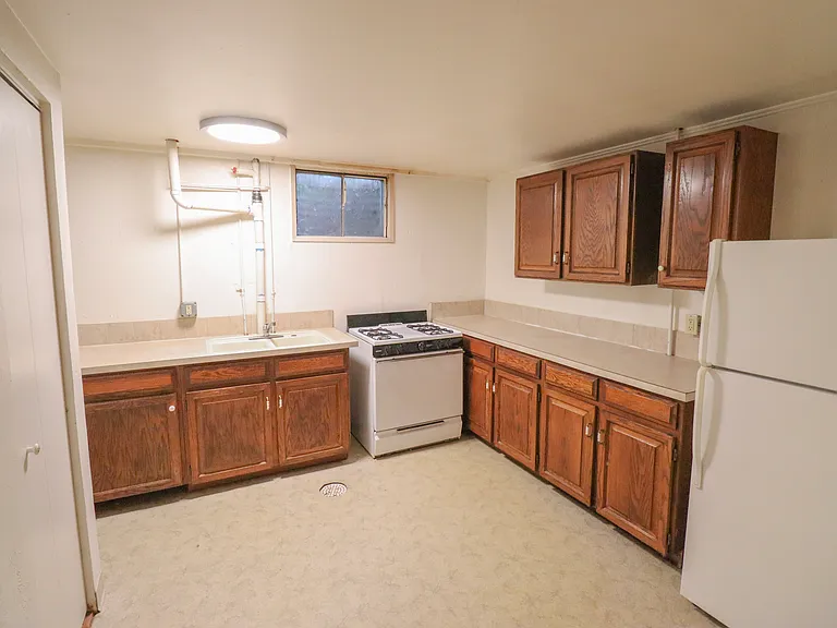 610 Cowan St #1/2 — Photo 4