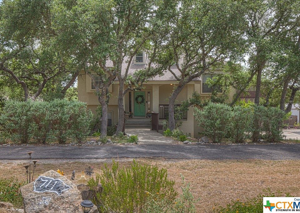 1st image of 711 Lazy Oaks Dr