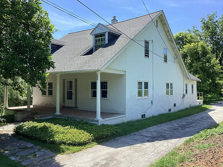 794 Bearhill Rd — Photo 2
