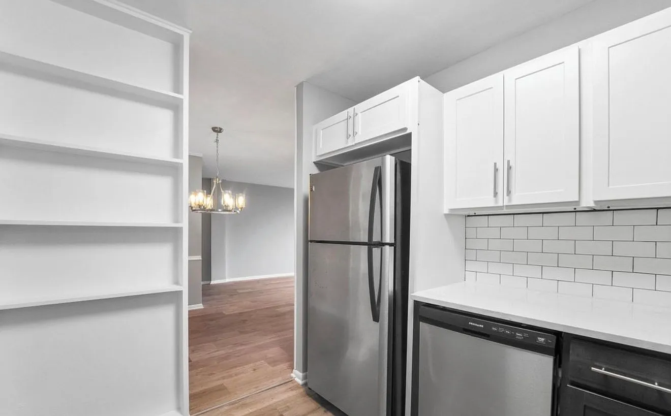 1 bed, 820 sqft, $2,300 — Photo 4