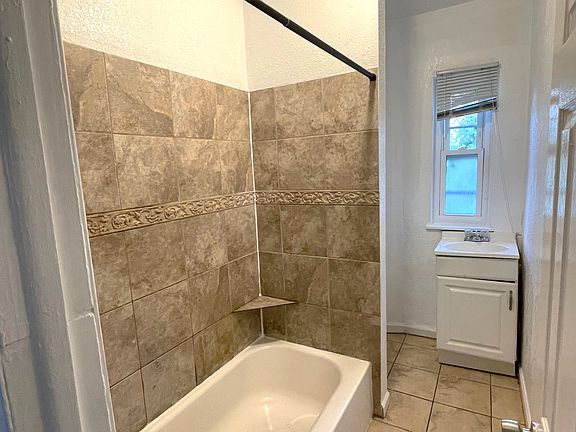 5th image of 5551 Boyer St