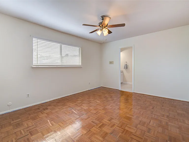 14633 Perthshire Rd — Photo 31