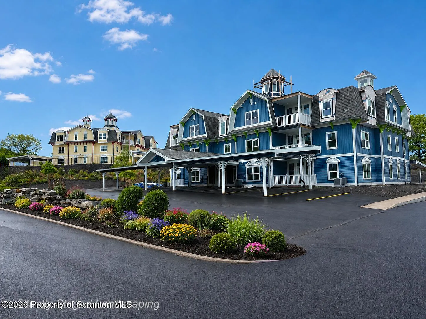 2 bed, 2.0 bath, 1300 sqft, $2,700 — Photo 1