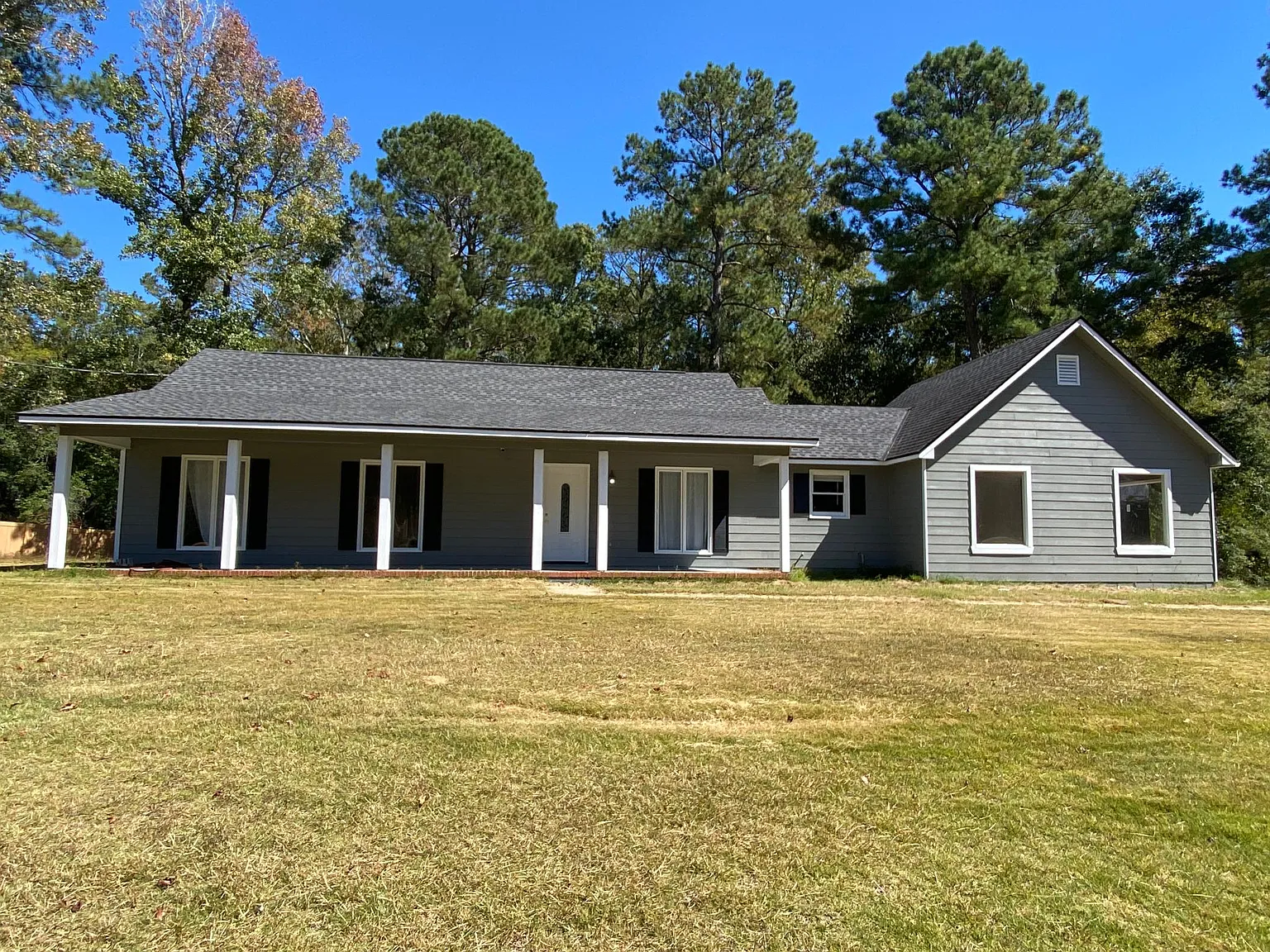 3 bed, 1434 sqft, $2,200 — Photo 1