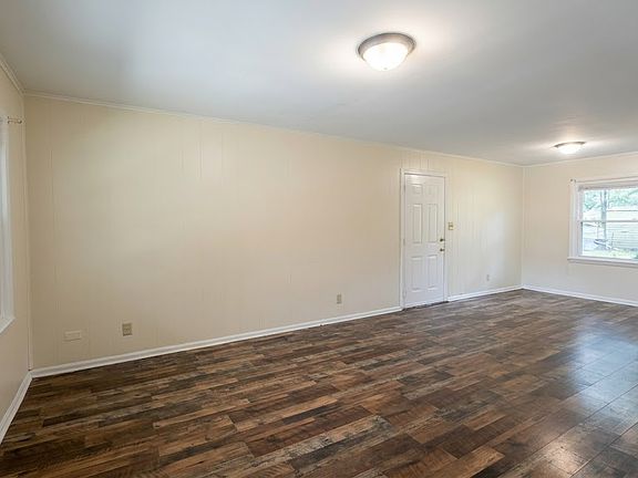 4th image of 606 Eugenia St