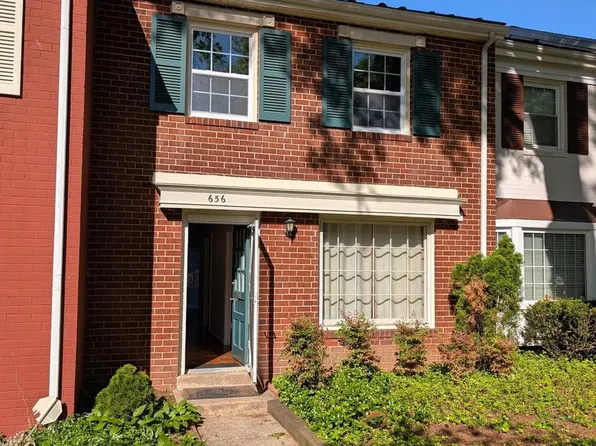656 Azalea Dr #4, Rockville, MD 20850