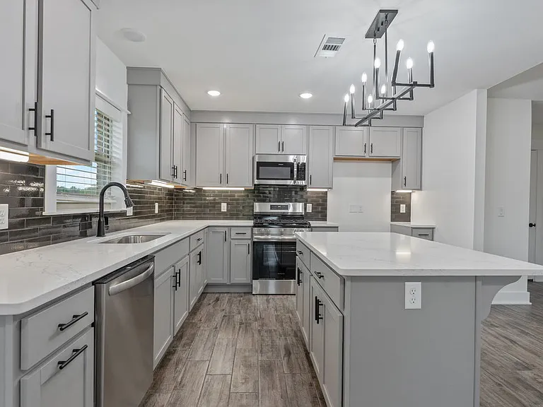 50 N Banner Ave — Photo 6