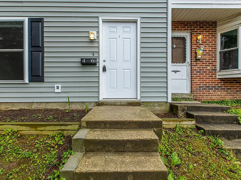 46 Village Dr — Photo 2