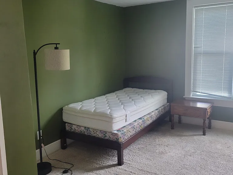 105 Lakeshore Dr NW #5 — Photo 4