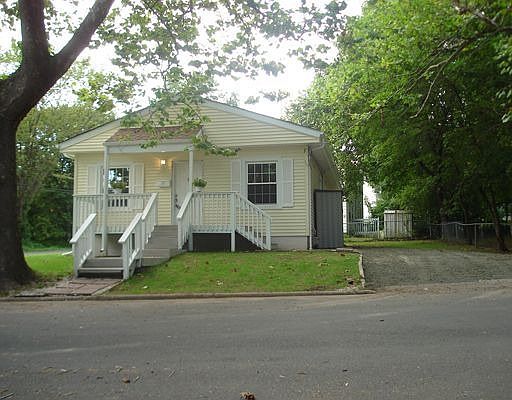 Exterior Front - Vinyl Siding