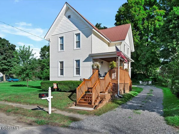 6 2nd Avenue, Mayfield, NY 12117