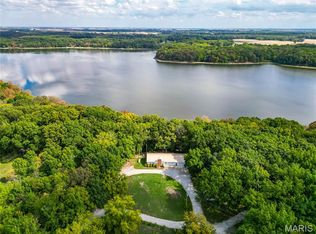 76 Cardinal Ln, Hillsboro, IL 62049