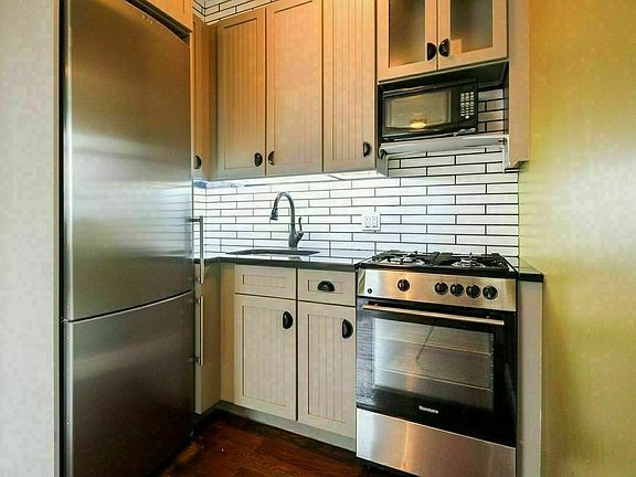 3rd image of 236 Meserole St #2FB