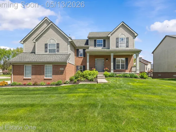 2057 Warbler Ct, Commerce Township, MI 48382