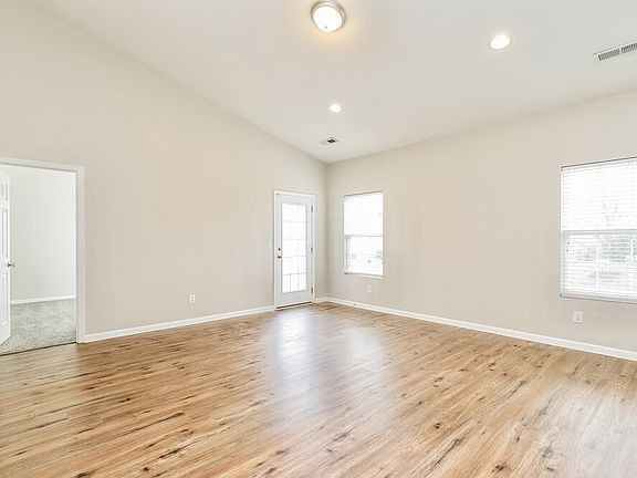 4th image of 2 Red Brush Ct