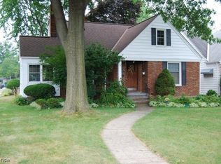 15713 Munn Rd, Cleveland, OH 44111