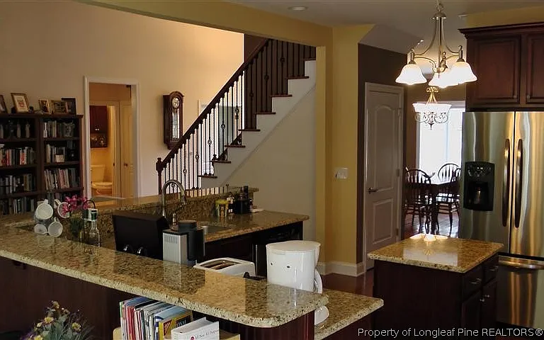 158 Sherwood Ln — Photo 2