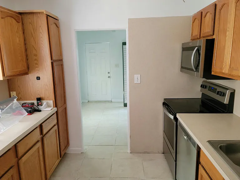 801 Carver St — Photo 7