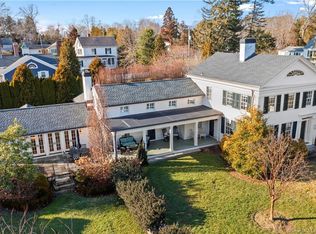 2 W Mystic Ave, Mystic, CT 06355