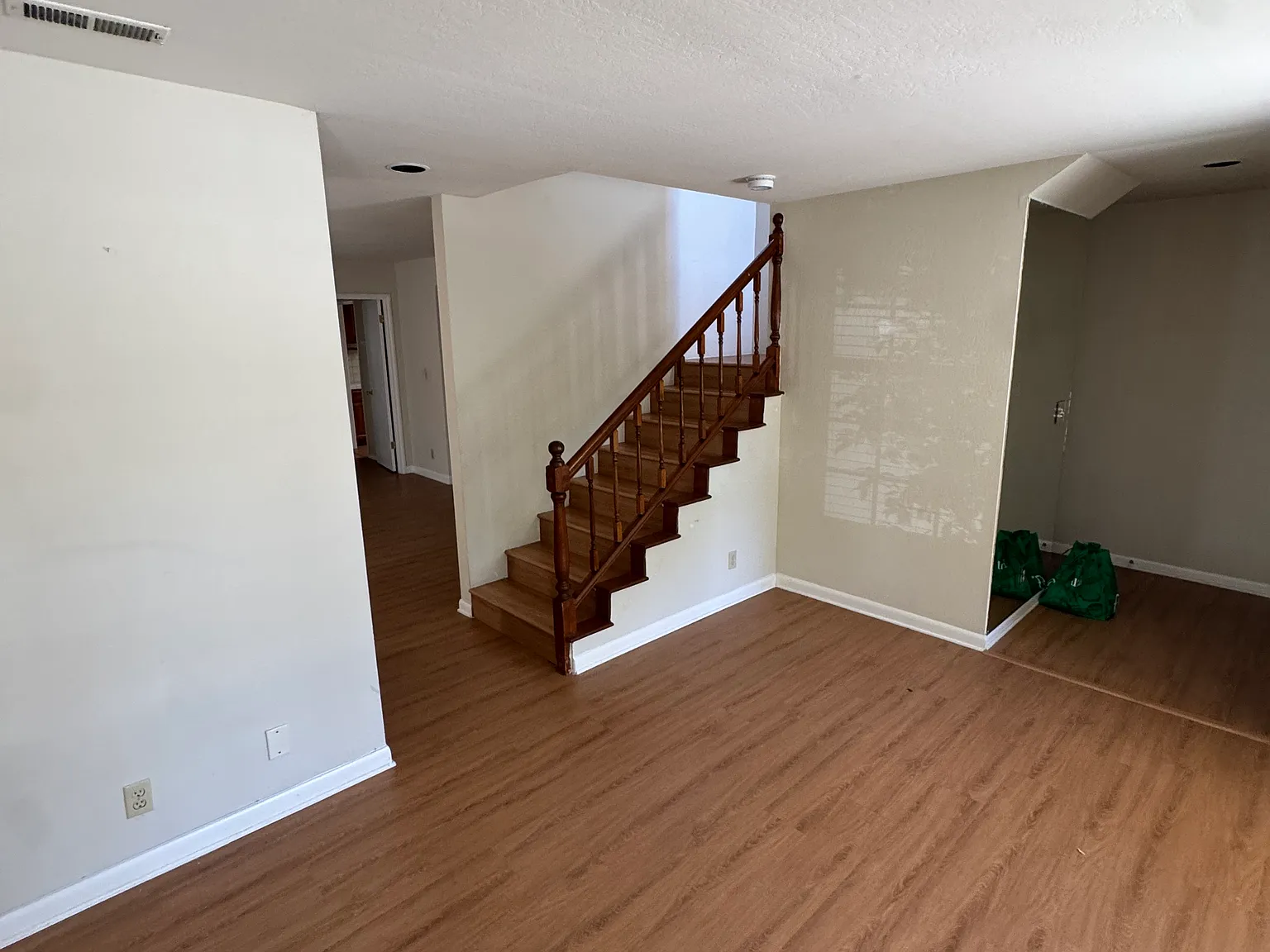 4 bed, 2.5 bath, 2186 sqft, $8,500 — Photo 4