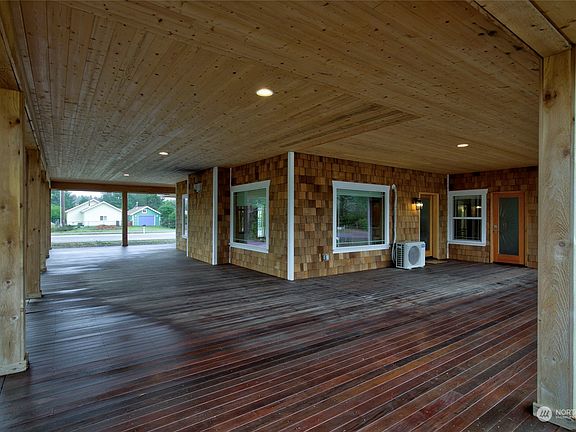 4th image of 322 Dorado Avenue SW