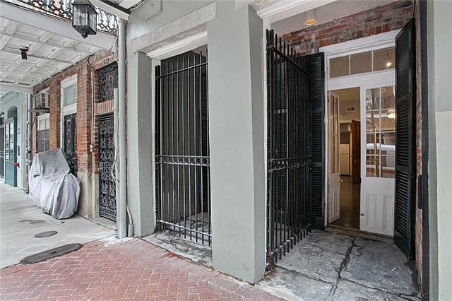 1st image of 527 Dumaine St #1