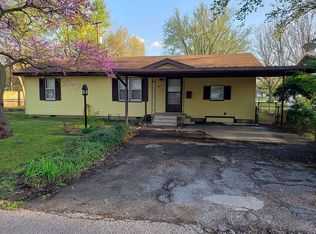 208 NW 2nd St, Pryor, OK 74361