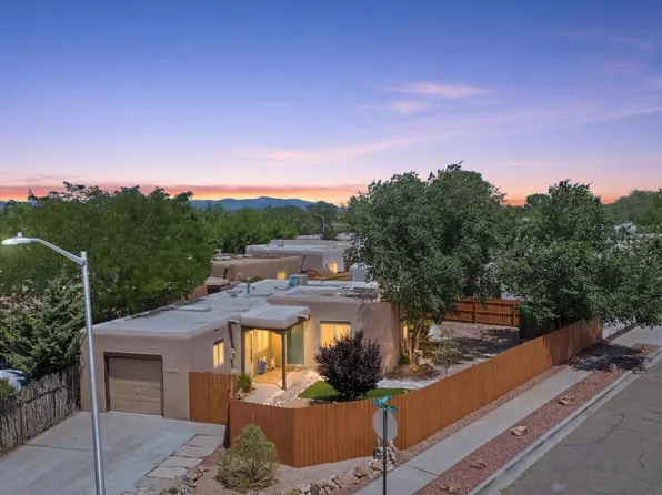 1259 Senda Del Valle, Santa Fe, NM 87507