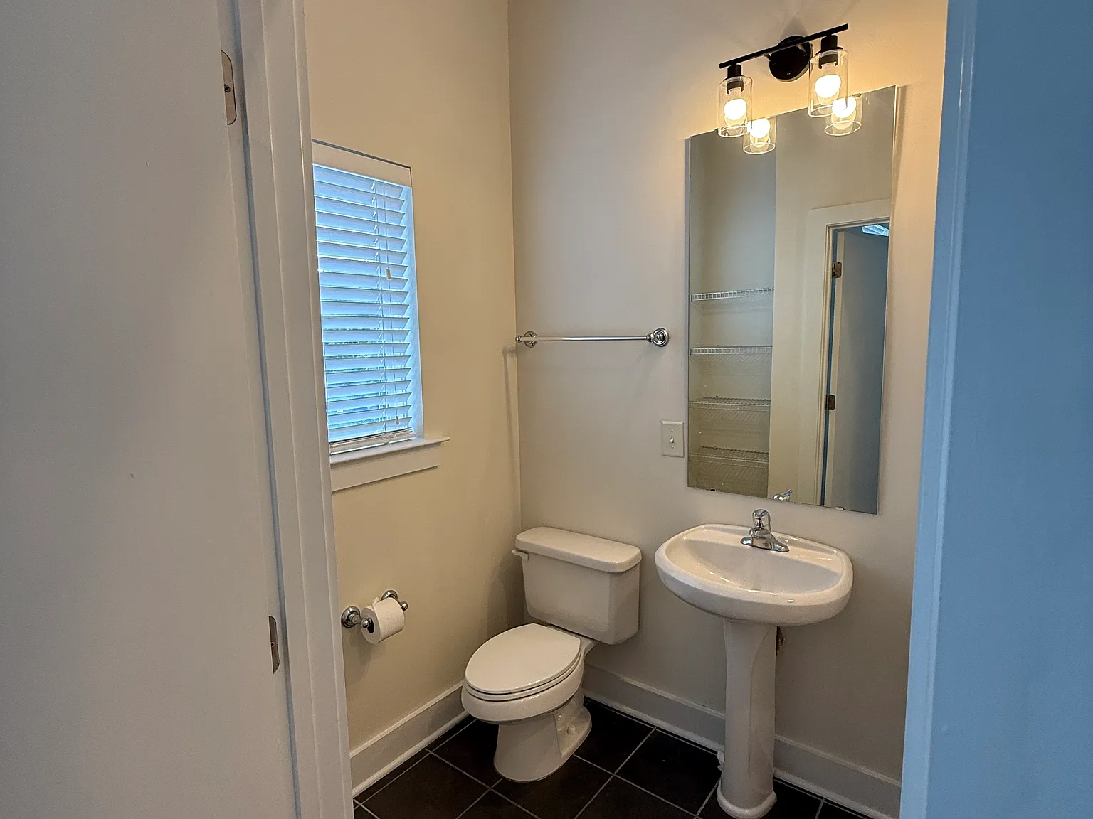 2 bed, 1172 sqft, $2,400 — Photo 4