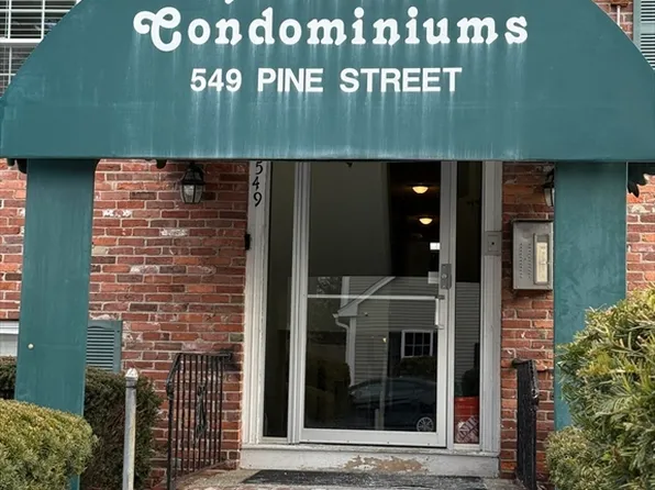 549 Pine St APT 1, Lowell, MA 01851