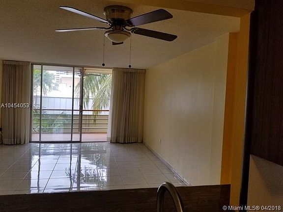 5th image of 3551 NE 169th St APT 200