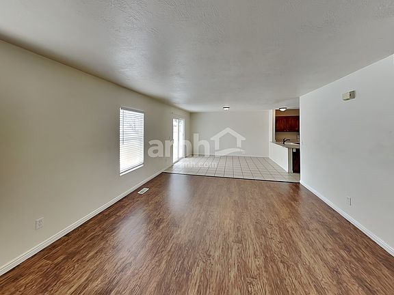 4th image of 1220 N Lewis Peak Dr