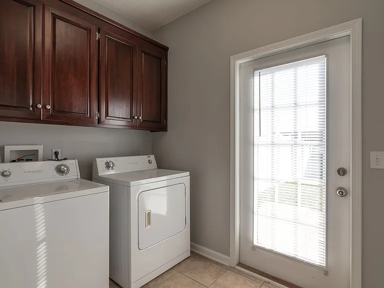 170 Concord Ave — Photo 11