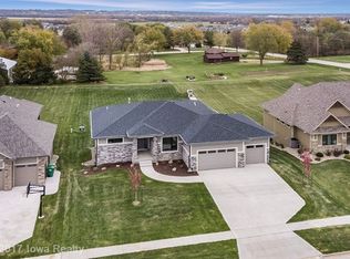 7825 NW 104th Ct, Johnston, IA 50131